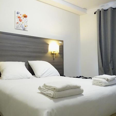 ฮิโปเทล ปารีส วอลแตร์ Hotel ภายนอก รูปภาพ