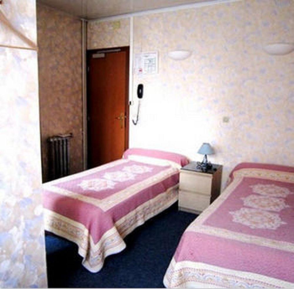 ฮิโปเทล ปารีส วอลแตร์ Hotel ภายนอก รูปภาพ