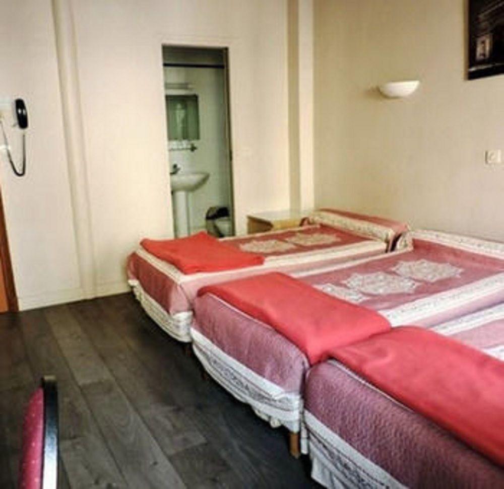 ฮิโปเทล ปารีส วอลแตร์ Hotel ภายนอก รูปภาพ