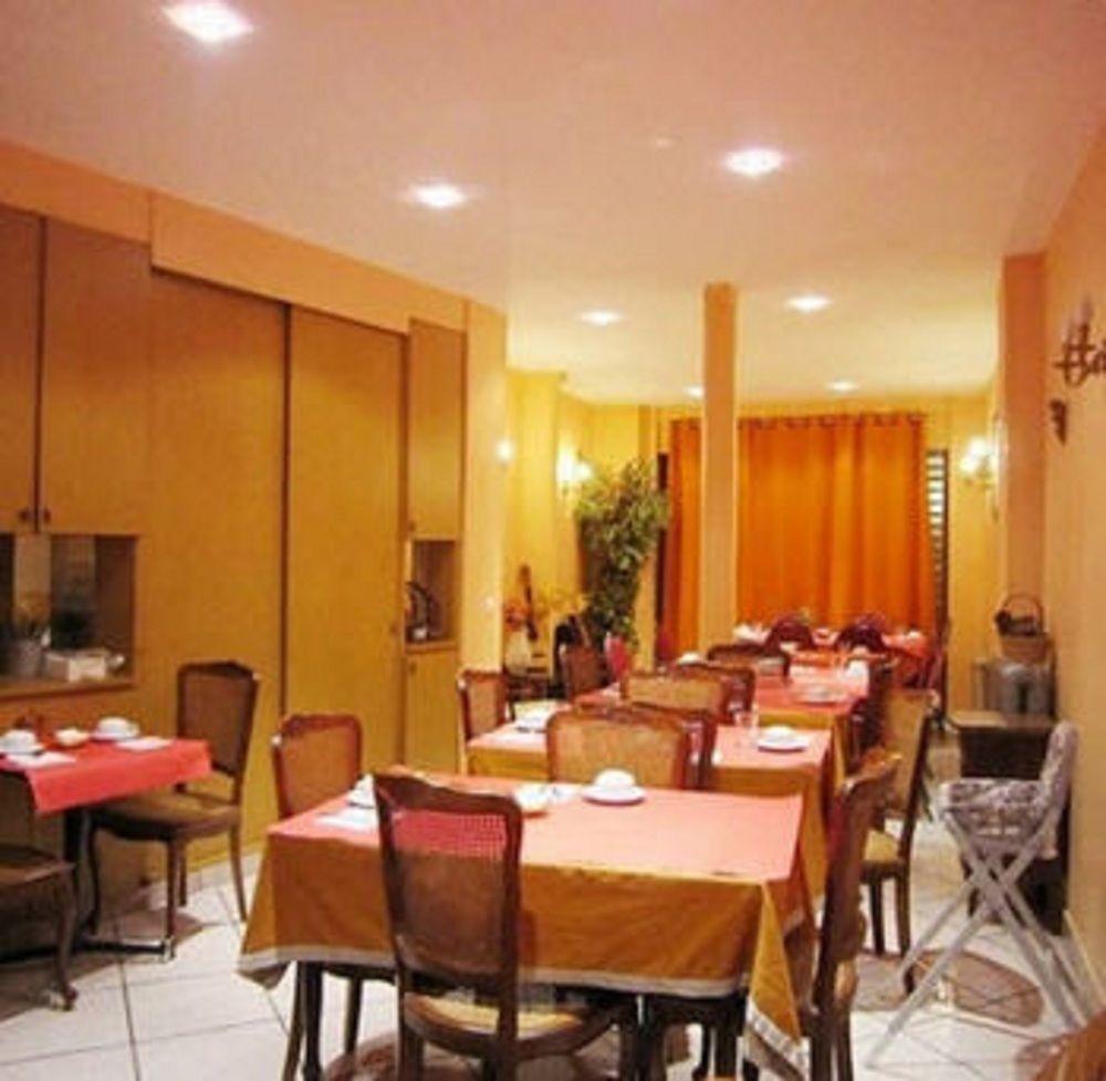 ฮิโปเทล ปารีส วอลแตร์ Hotel ภายนอก รูปภาพ