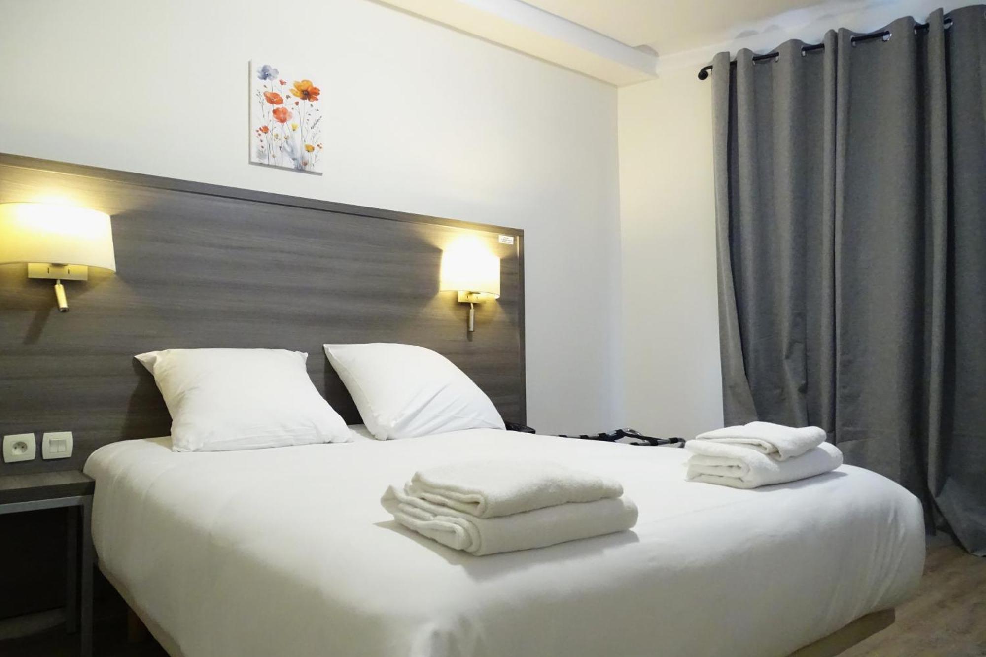 ฮิโปเทล ปารีส วอลแตร์ Hotel ภายนอก รูปภาพ