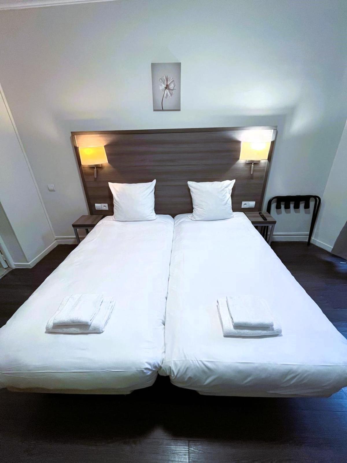 ฮิโปเทล ปารีส วอลแตร์ Hotel ภายนอก รูปภาพ