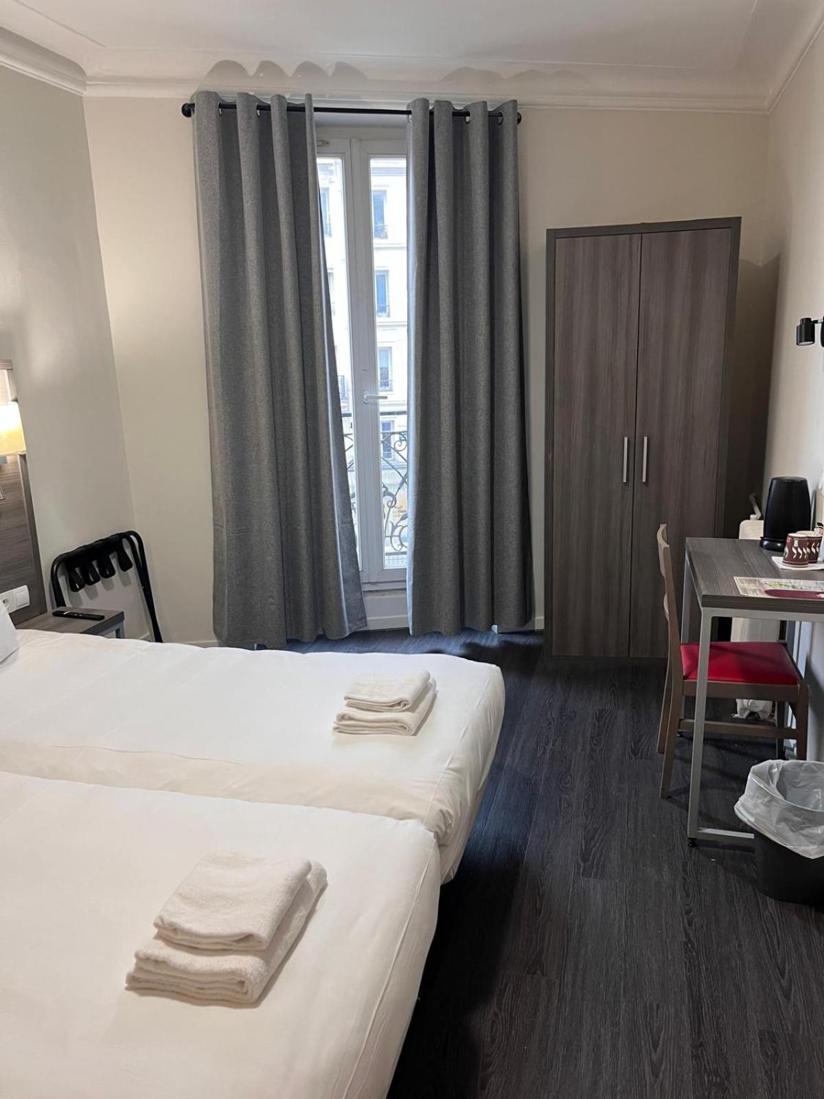 ฮิโปเทล ปารีส วอลแตร์ Hotel ภายนอก รูปภาพ