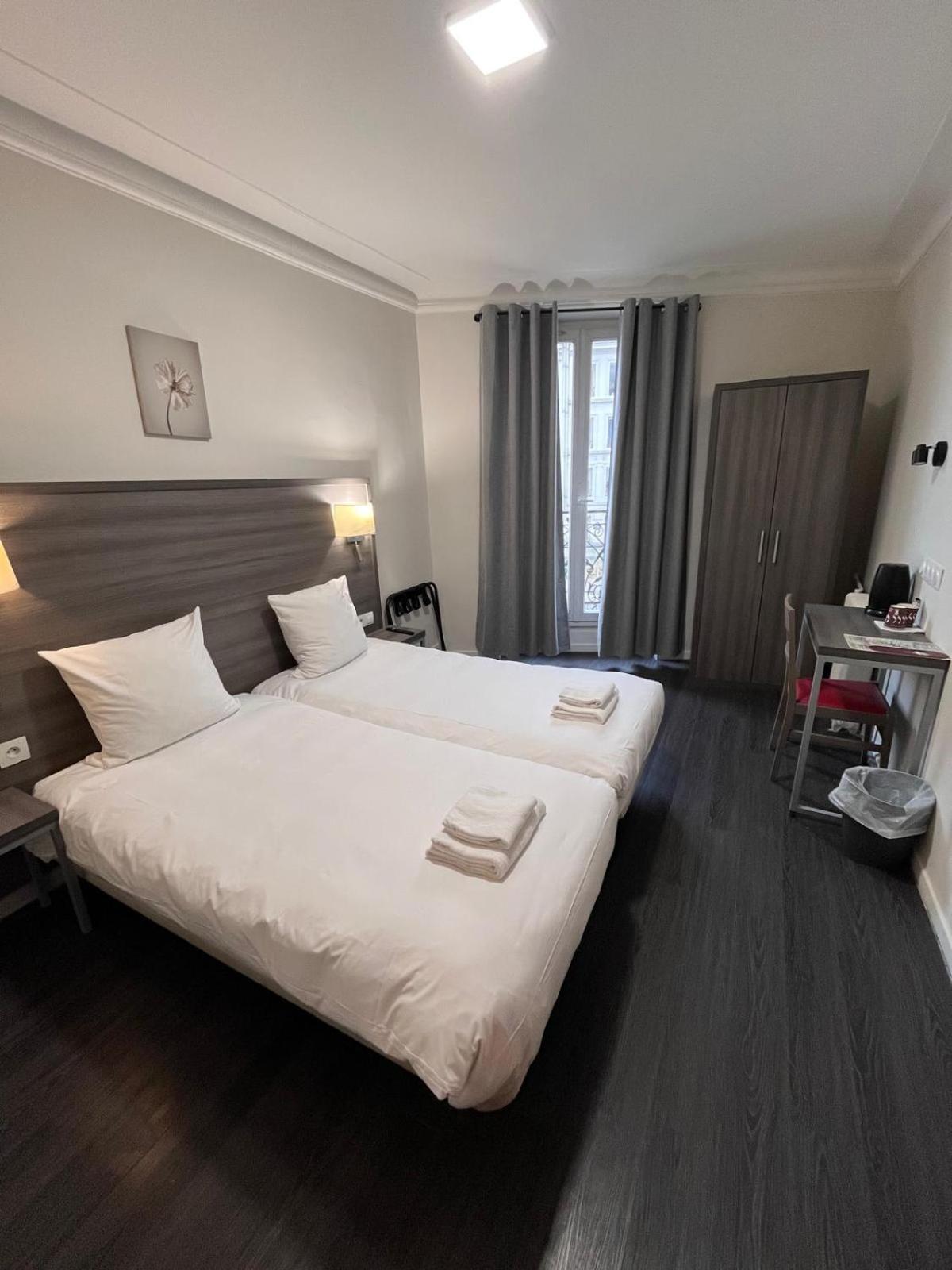 ฮิโปเทล ปารีส วอลแตร์ Hotel ภายนอก รูปภาพ
