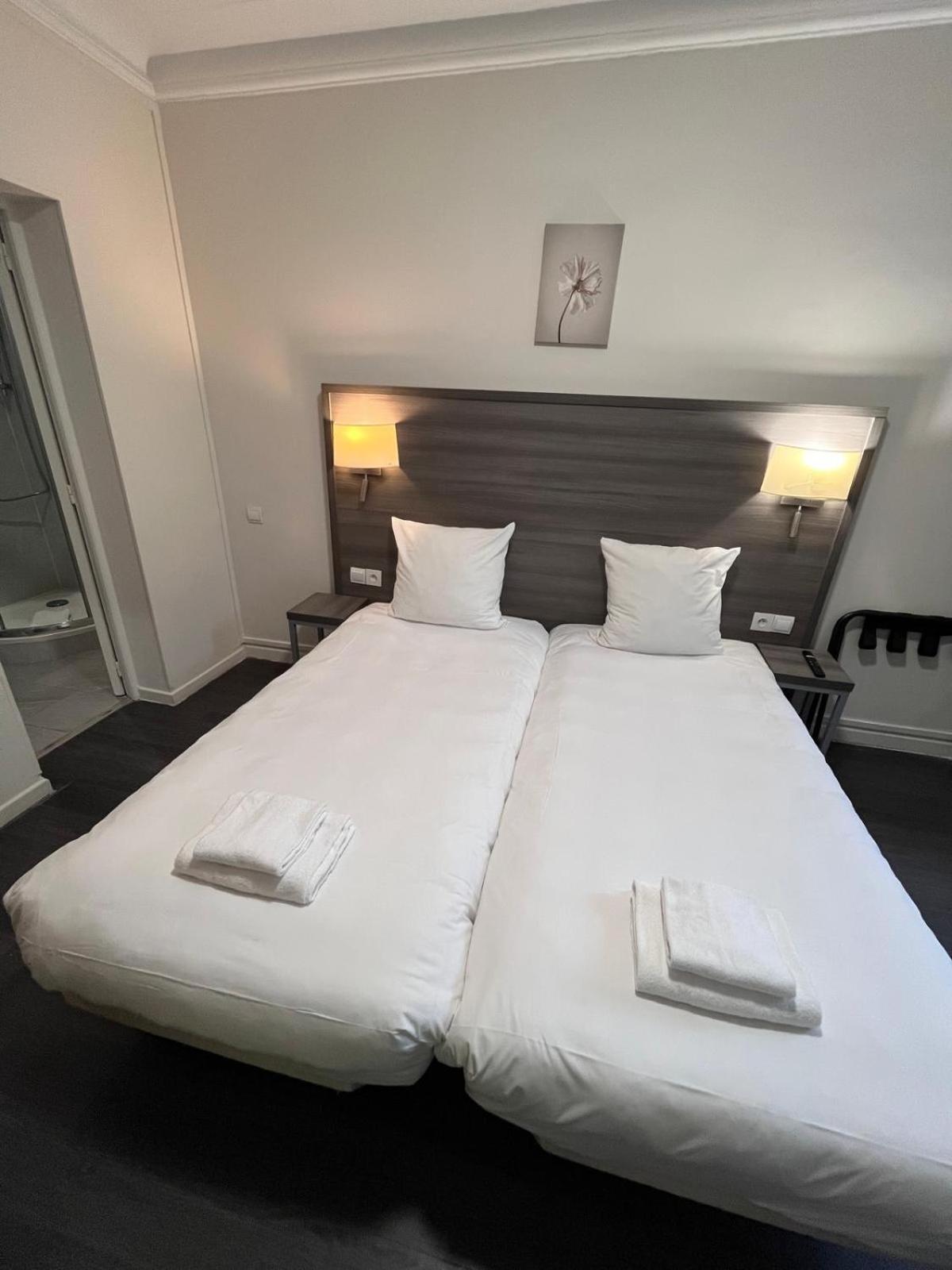 ฮิโปเทล ปารีส วอลแตร์ Hotel ภายนอก รูปภาพ