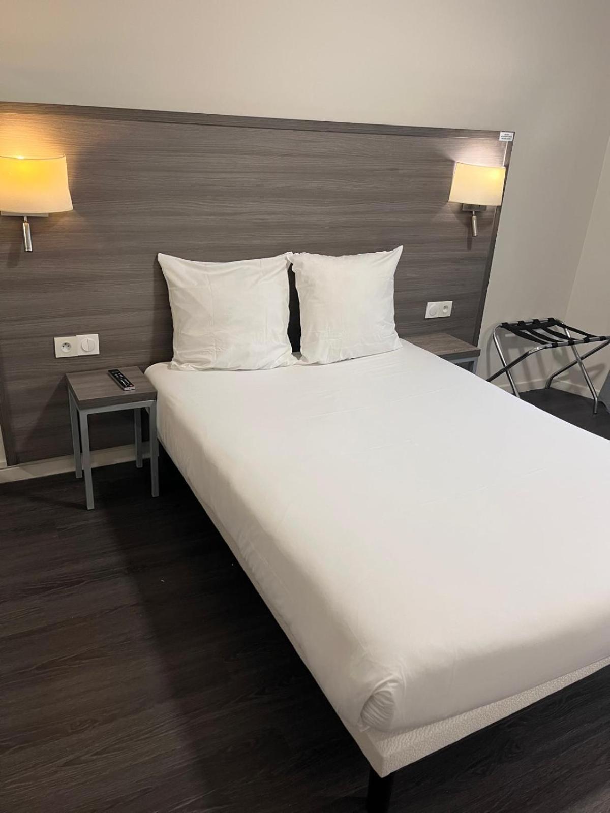 ฮิโปเทล ปารีส วอลแตร์ Hotel ภายนอก รูปภาพ